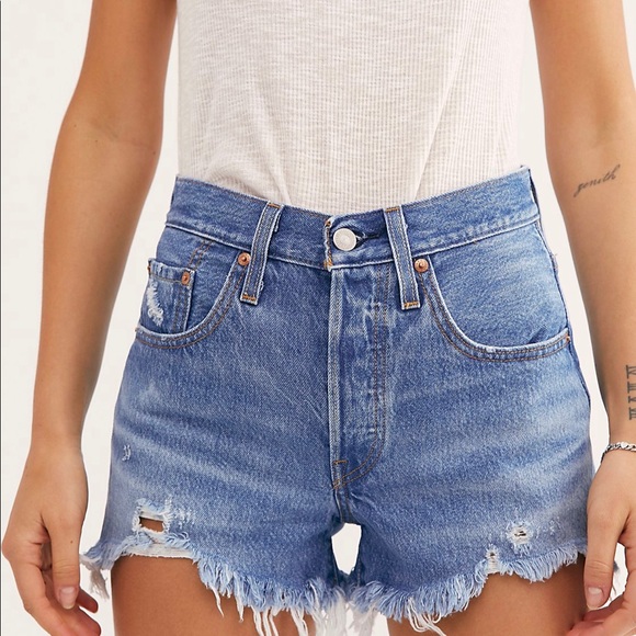 Levi’s 501 Button Up High Waisted Shorts - Picture 2 of 5